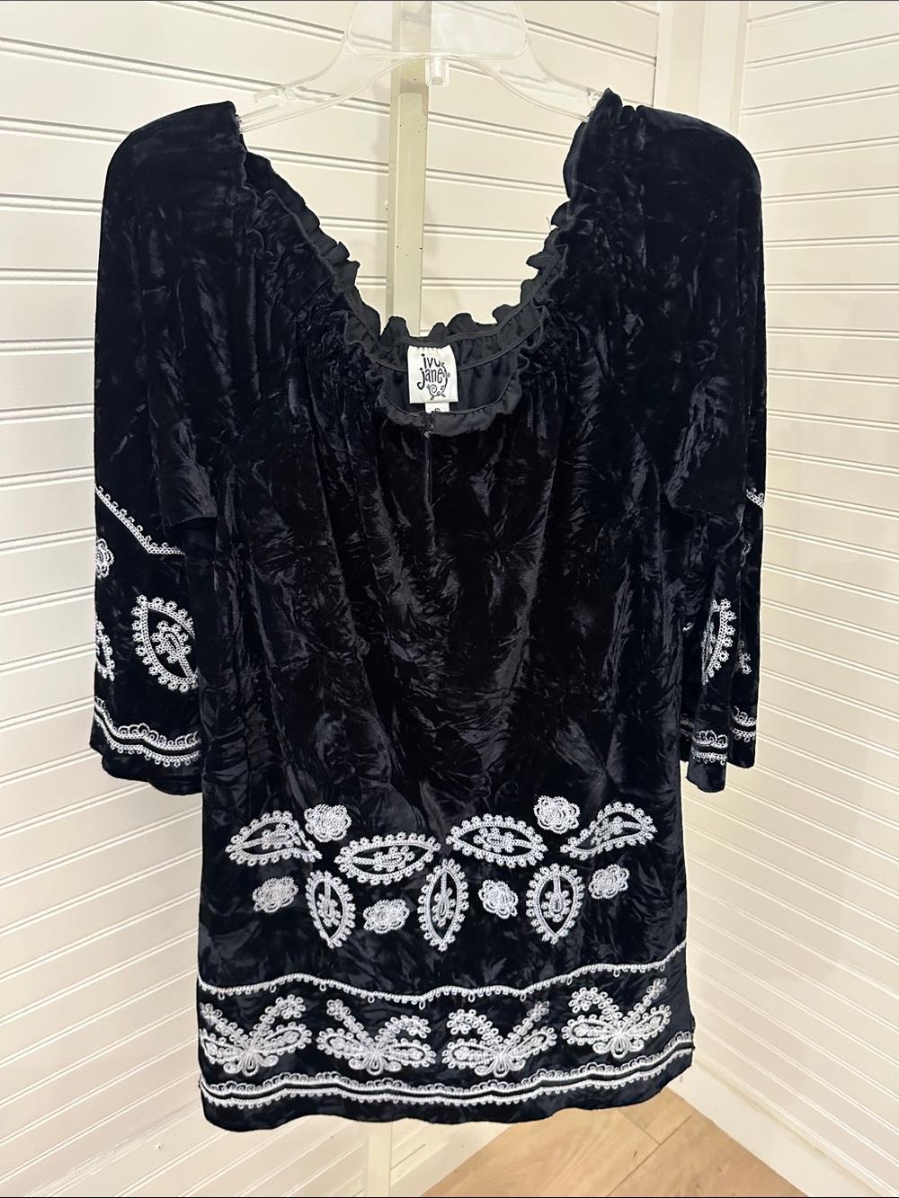 Ivy Jane Black Velvet Embroidered Peasant Dress S